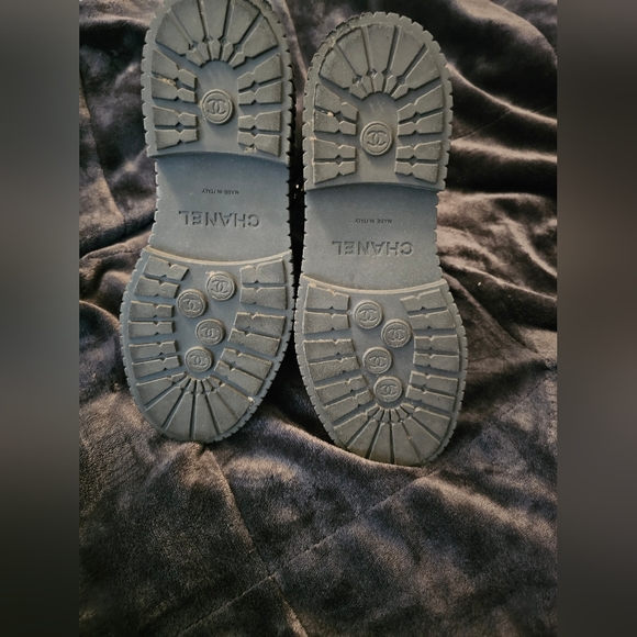 Chanel lace boots - Picture 2 of 5